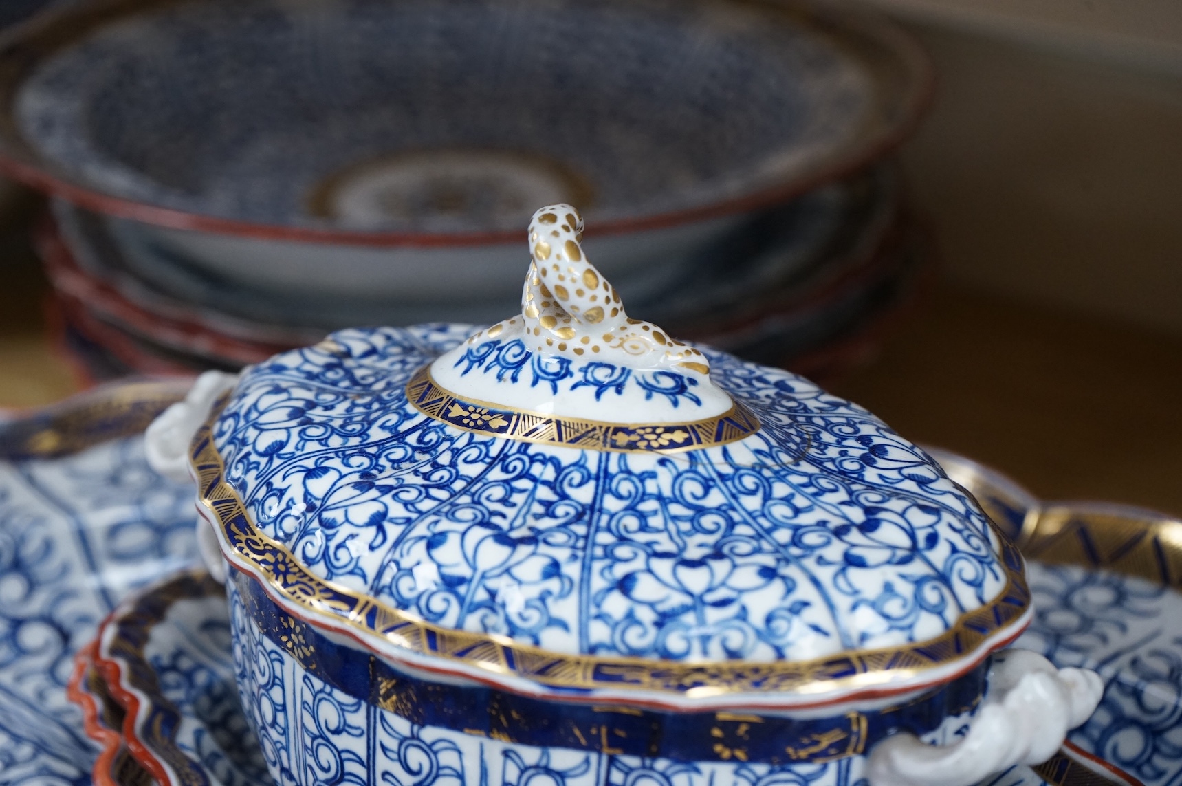 A group of Worcester Royal Lily pattern dessert and dinner wares, 18th/19th century, to include miniature tureens and oval dishes, largest 42cm wide